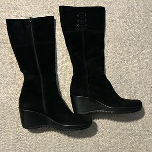 La CANADIENNE Black Suede Wedge Boots